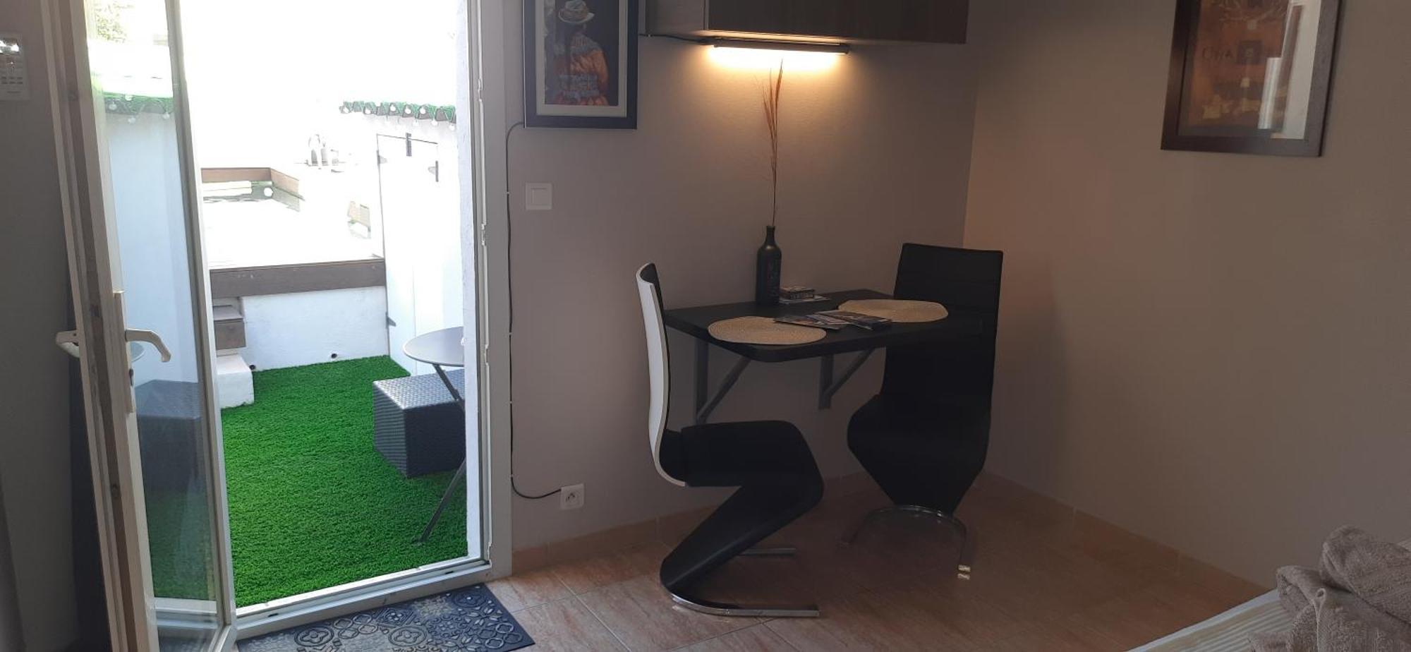 Chambre Spacieuse, Independante, 700M De La Gare 纳博讷 外观 照片