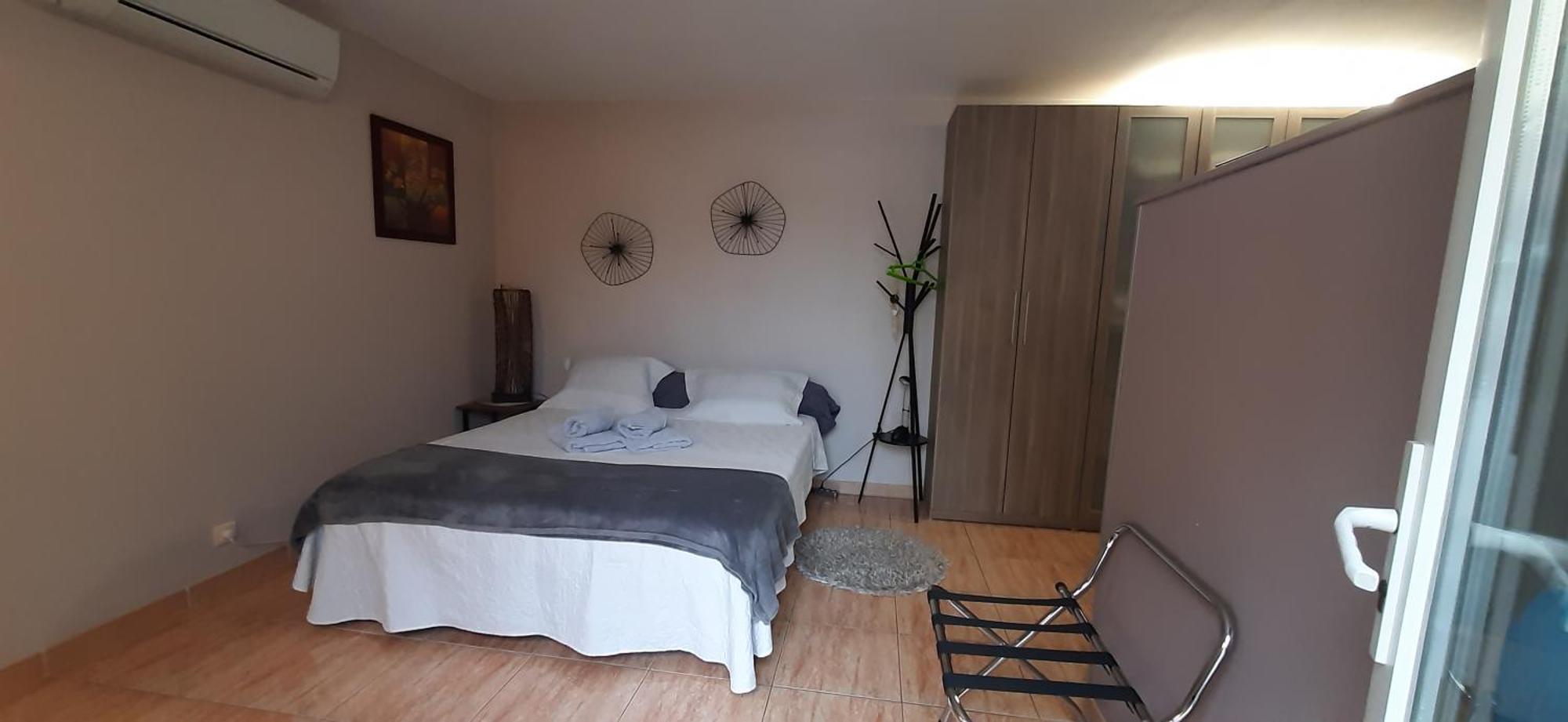 Chambre Spacieuse, Independante, 700M De La Gare 纳博讷 外观 照片