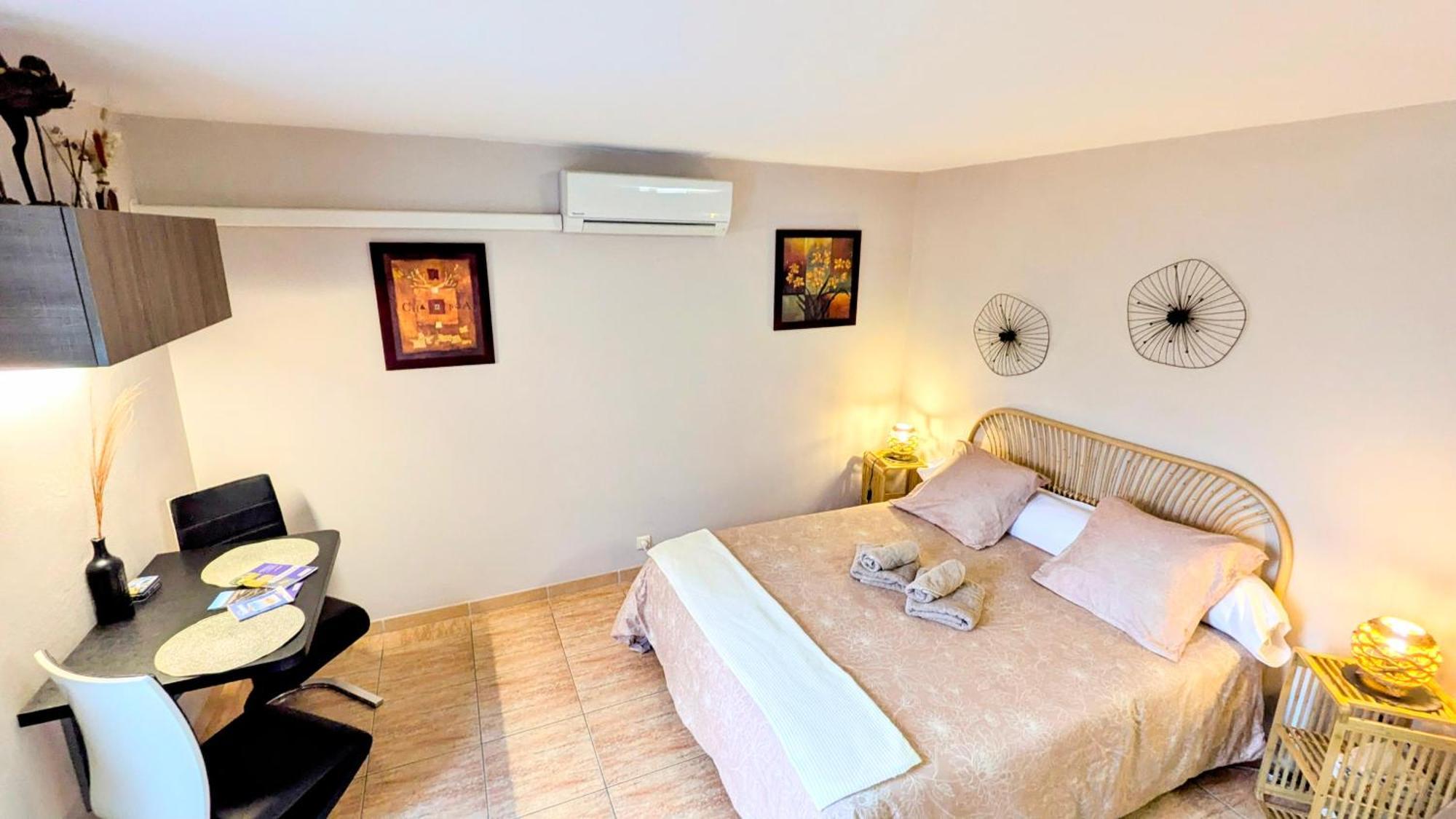 Chambre Spacieuse, Independante, 700M De La Gare 纳博讷 外观 照片